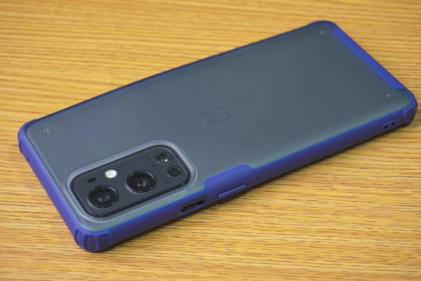 OnePlus 9 Pro Matte Armor Case/Tempered Glass - glazeit